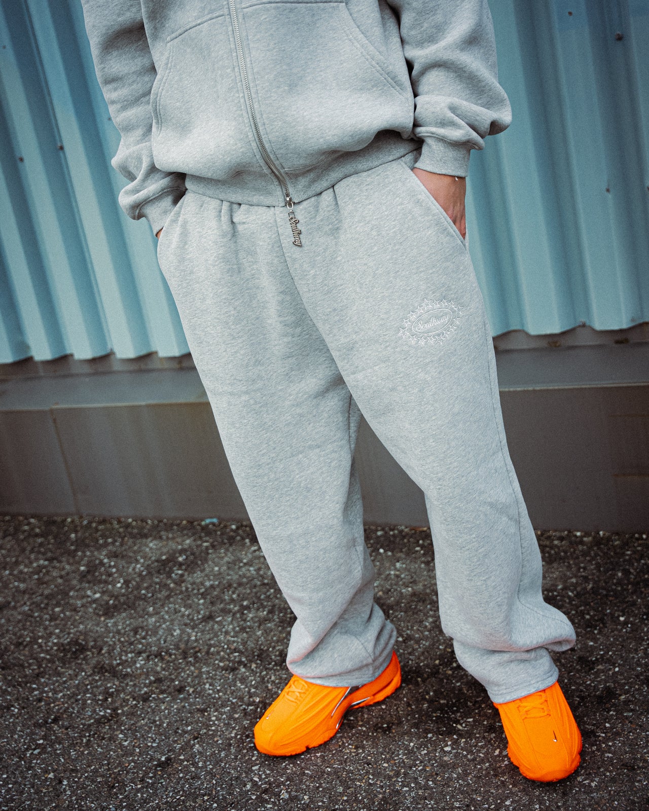 GREY CREST LOGO PANTS